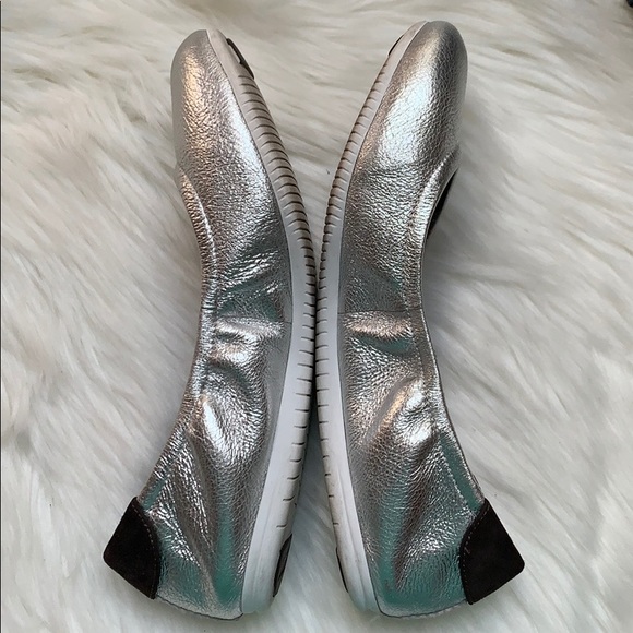 Cole Han StudioGrand Ballet Silver Flats Size 6 - Picture 4 of 8